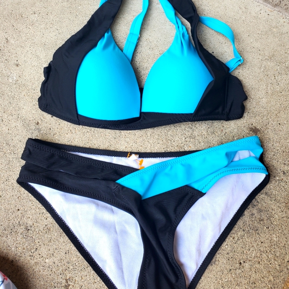 SHEIN Black and Turquoise Contrast Bikini Set